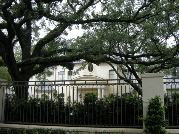 Osteen_River_Oaks_house.jpg