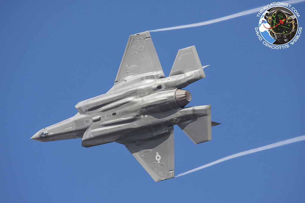 F-35-turn-and-burn.jpg