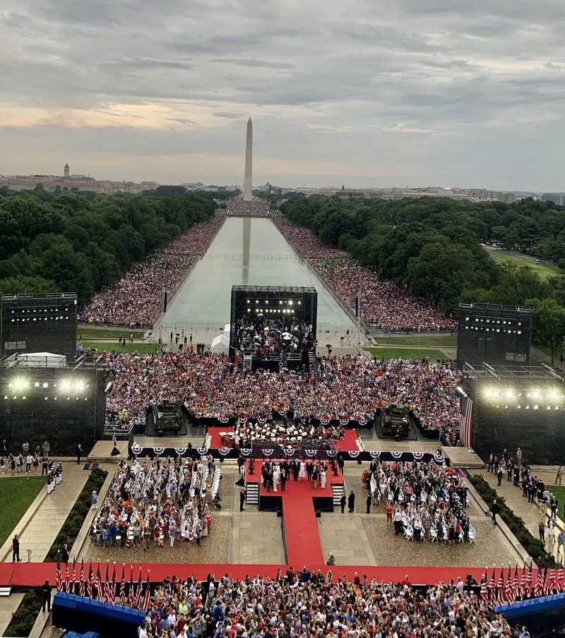 4th-crowd-jpg.267940