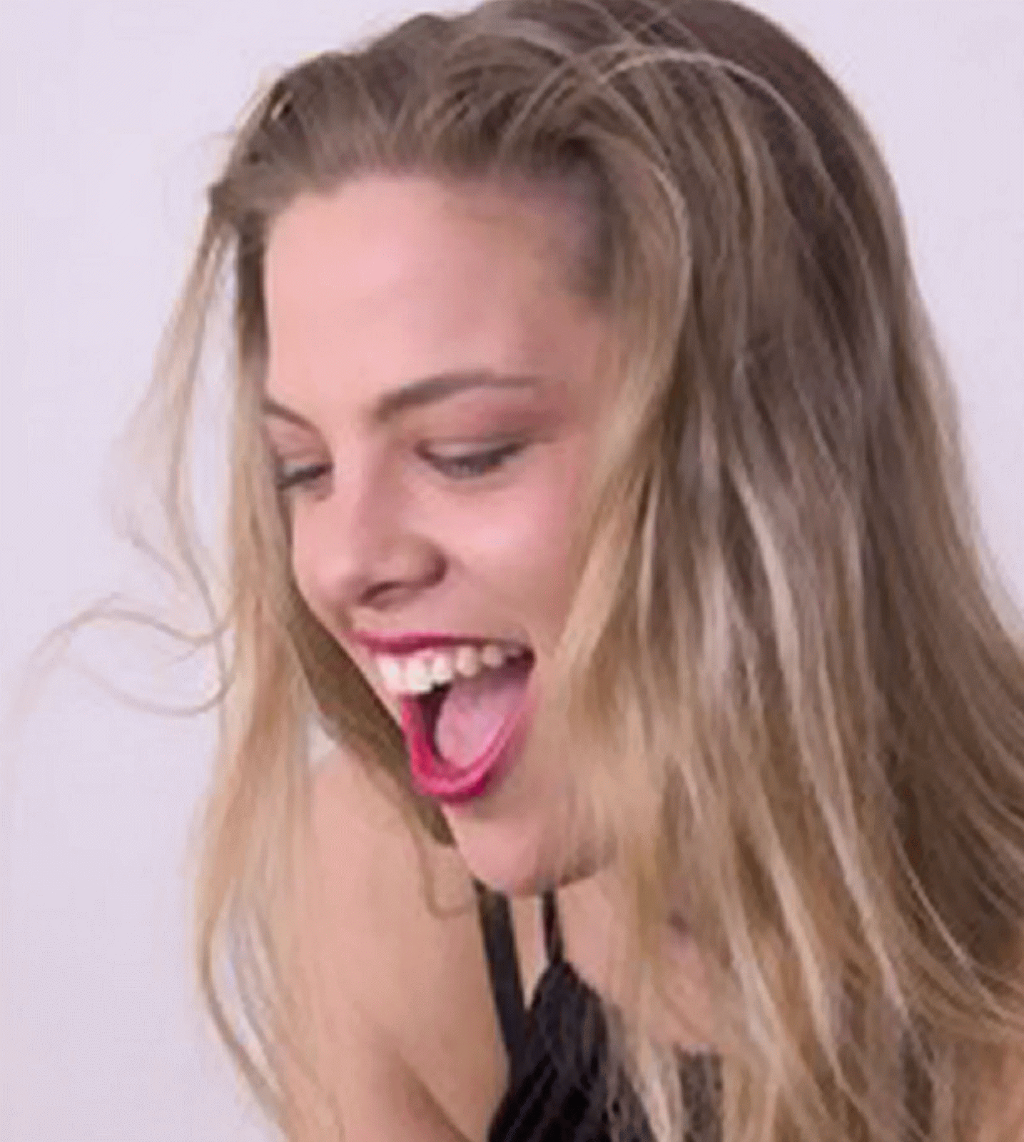 Girl_Laughing.gif