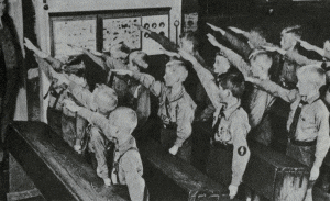 nazi+schoolkids1939.gif