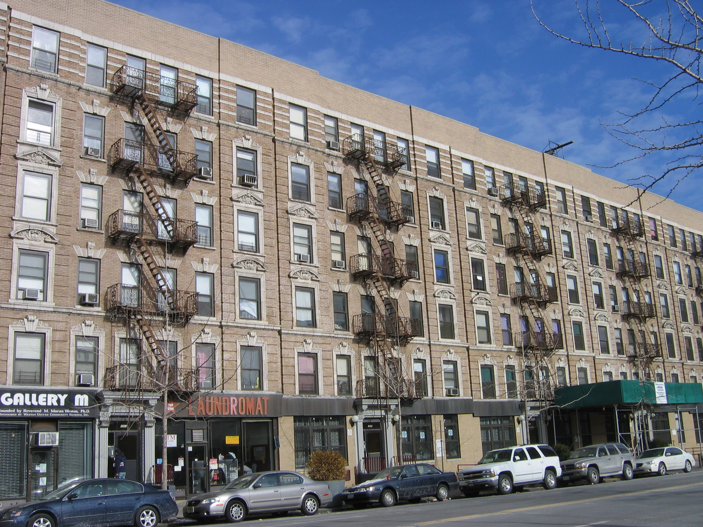 Harlem_135_street_buildings.jpg