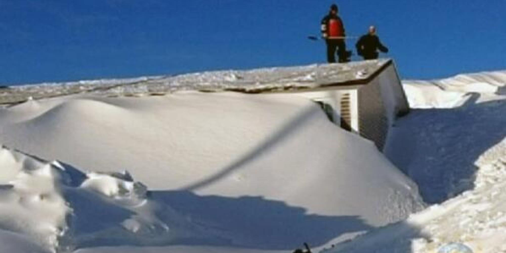 o-HOUSE-BURIED-SNOW-facebook.jpg