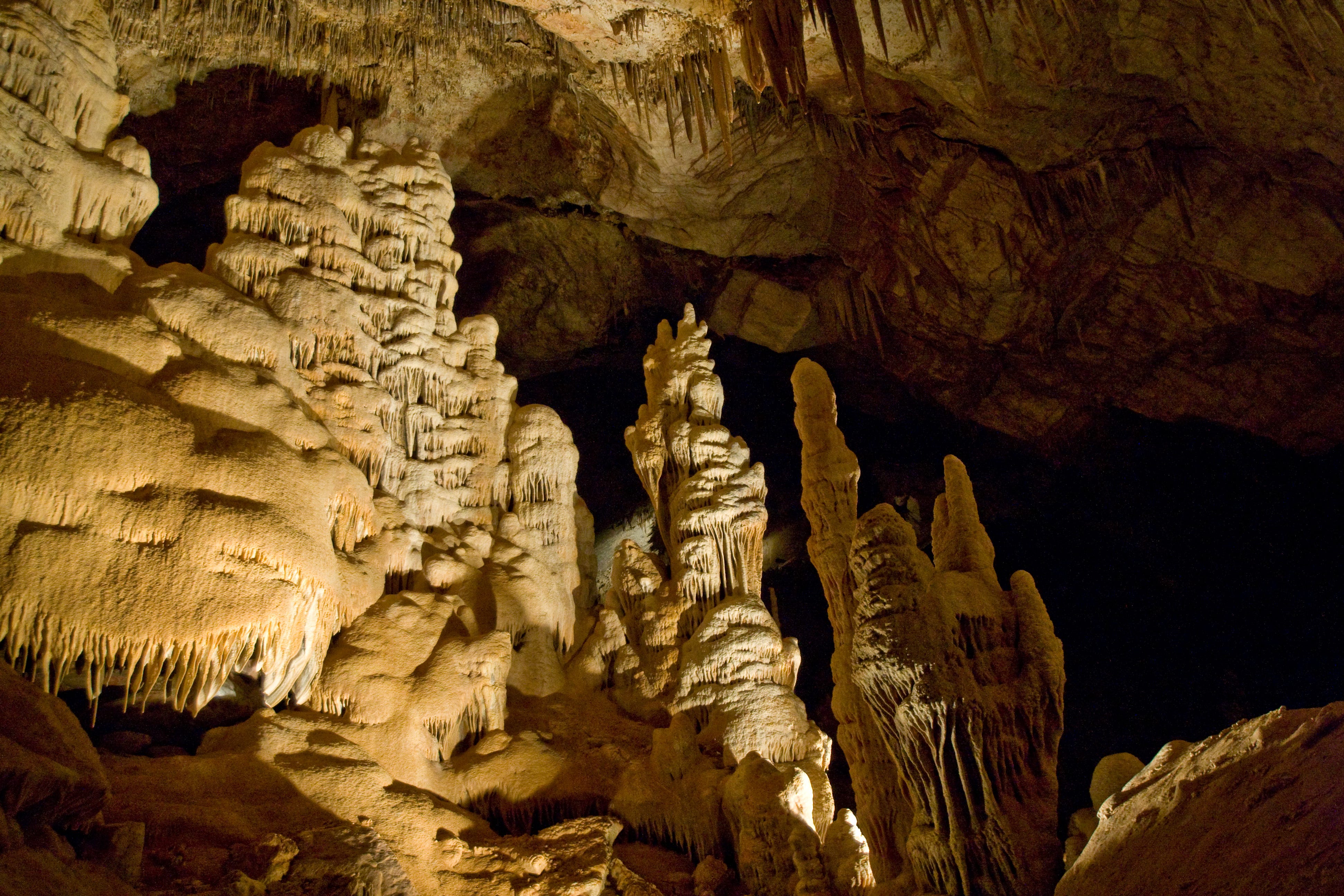 1396639990000-kartchner-caverns.jpg