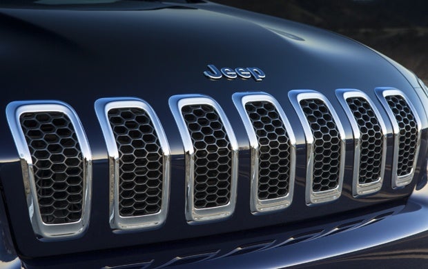 2014-Jeep-Cherokee-Grill-3-27-13.jpg