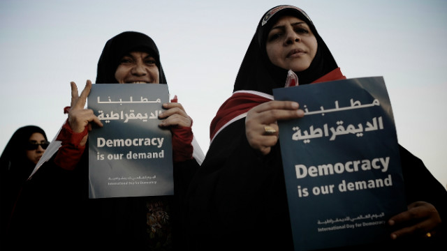 121031110033-bahrain-demo-story-top.jpg