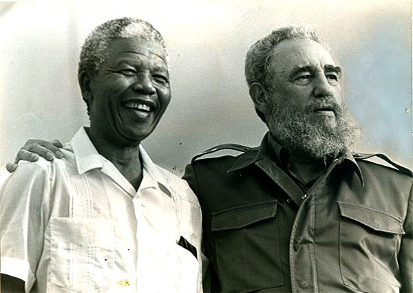 mandela_fidel_1991_zpsc2cde8b8.jpg