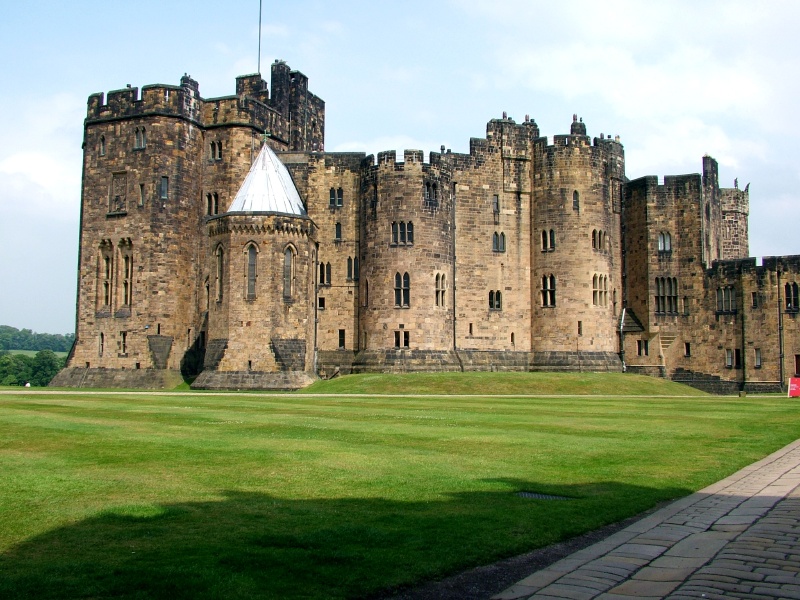 alnwick_castle.jpg