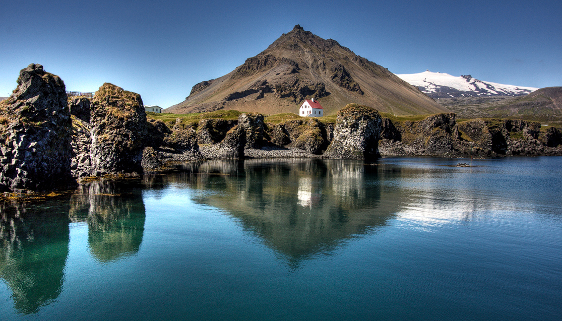 Icelan---lonely-house%282%29.jpg