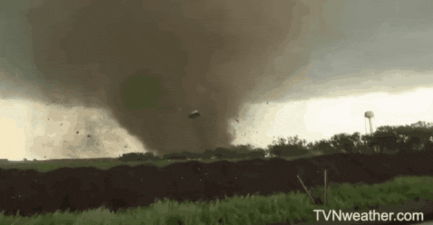 Storm_Chaser_Footage_Captures_Tornado-b68171c4a44bcff7e731baaab6039e52
