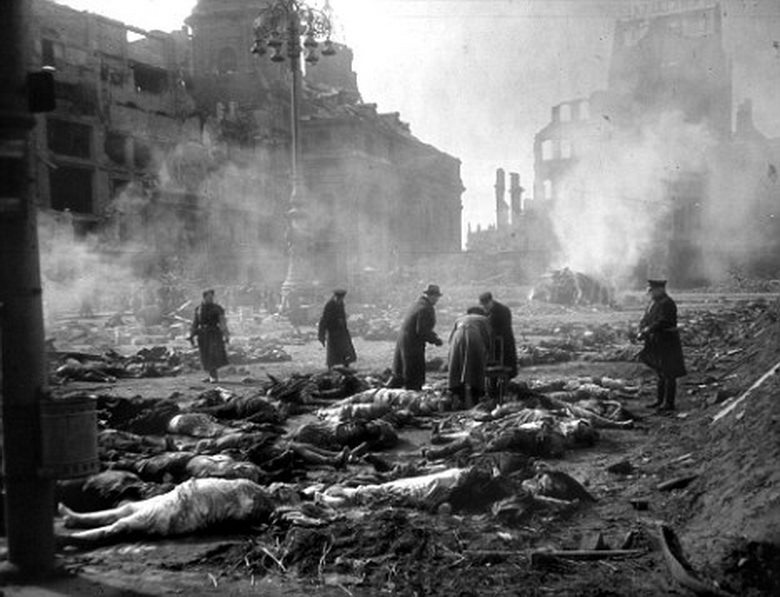 1945-GermanyDresdenBombing.jpg