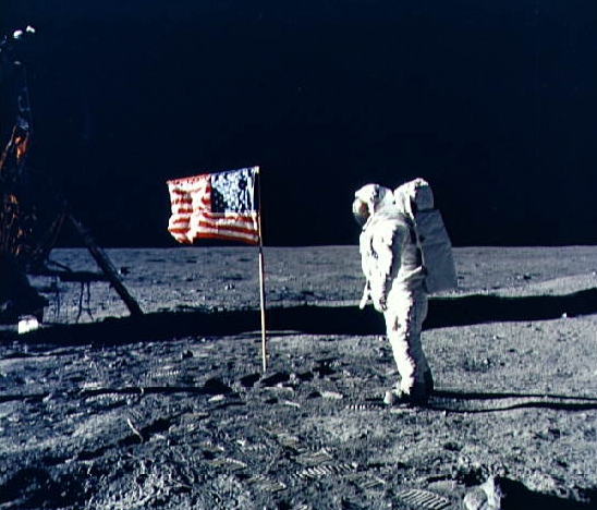 69apollo11.jpg