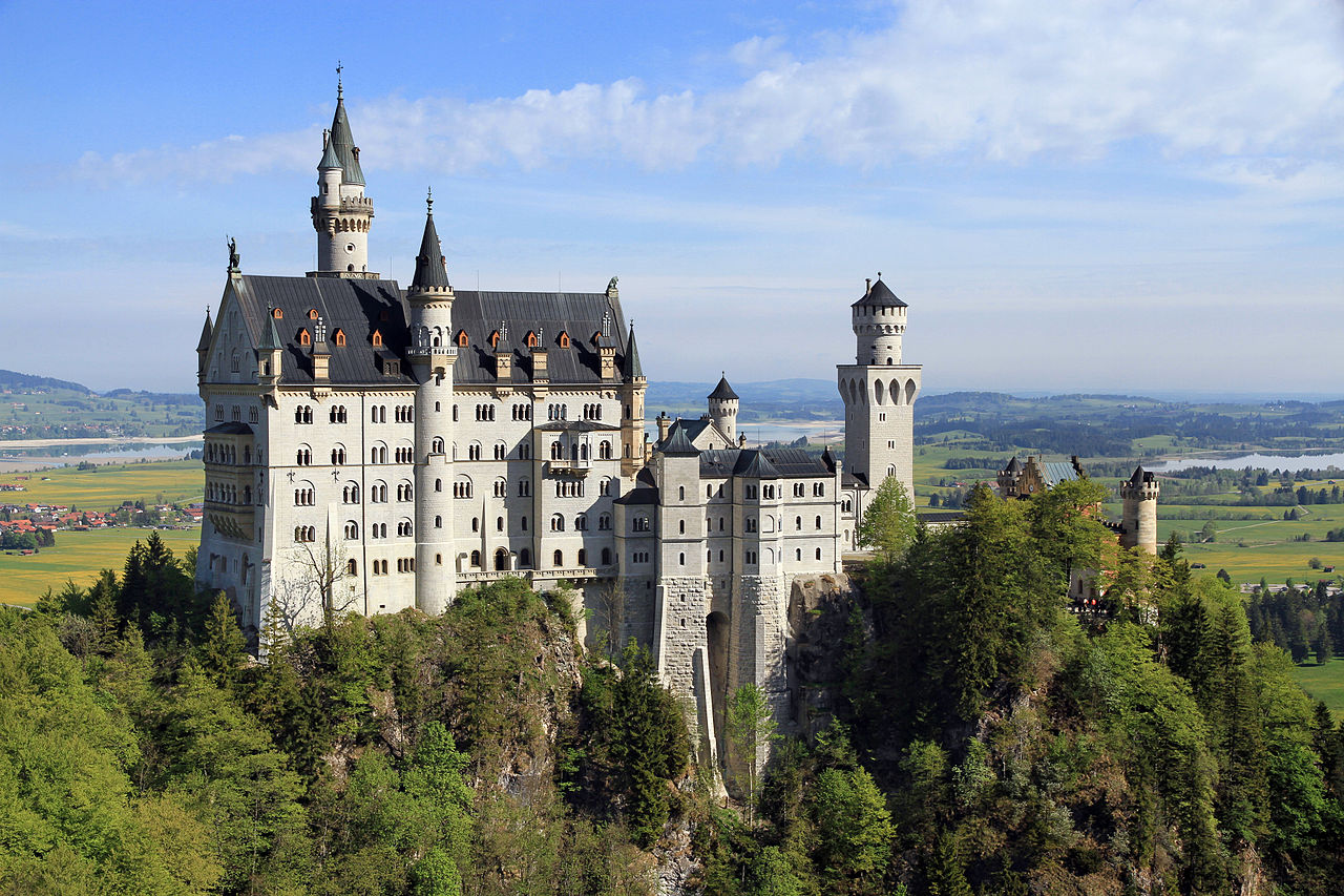 Neuschwanstein_Castle.jpg