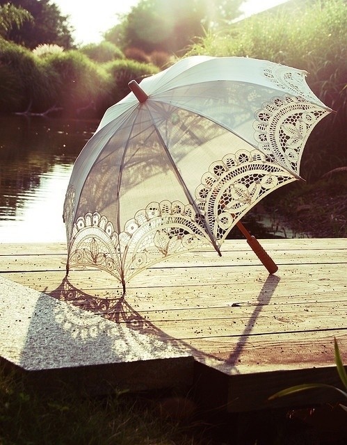 classic-lace-outdoors-umbrella-vintage-Favim.com-444031.jpg