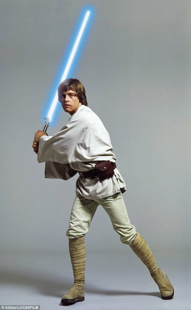 2EDC2B6C00000578-3345081-Taking_up_the_fight_Mark_Hamill_wields_his_lightsaber_as_heroic_-a-1_1449181084699.jpg