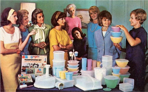 Retro-Tupperware-Party.jpg