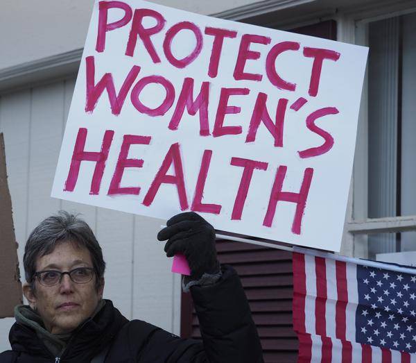 rally-in-support-of-planned-parenthood-affordable-care-act-in-westfield-f8bdf9ae6cd92230.jpg