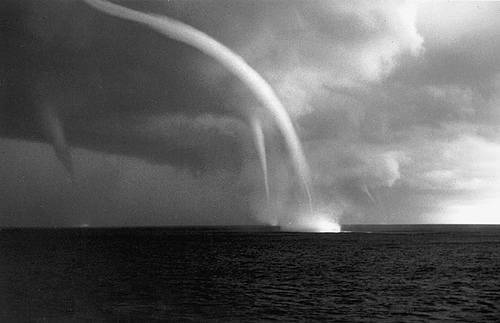 1023-hurricanes-ocean.jpg