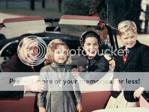 1950sPortraitFamily.jpg