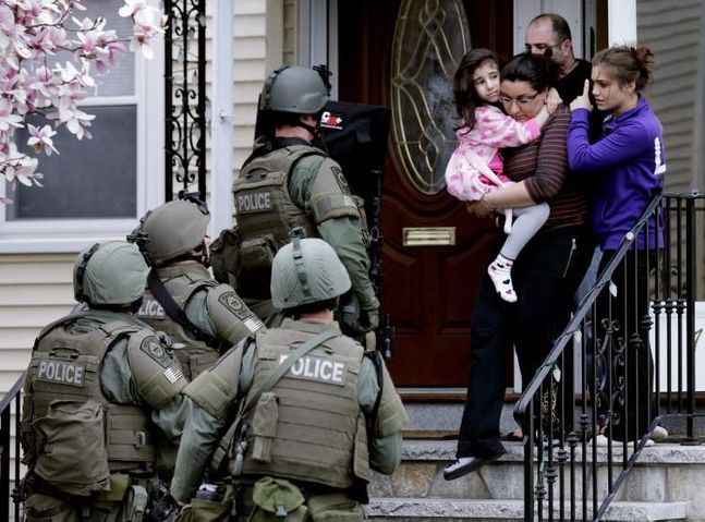 APTOPIX_POLICE_CONVERGE_MAS2_zps4a1c33de.jpg