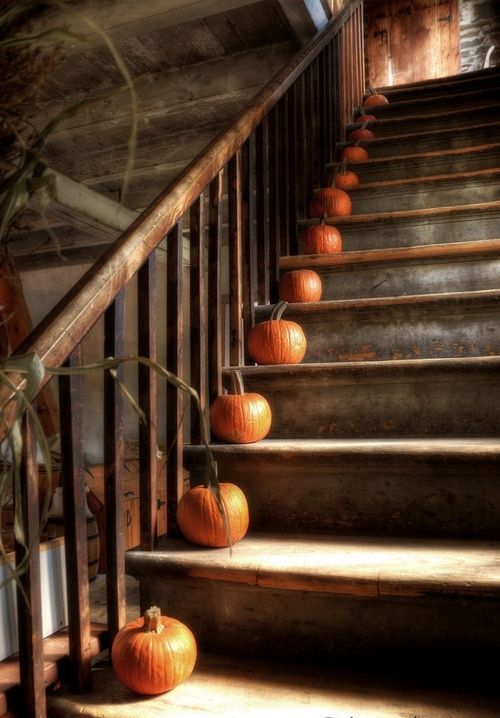 cozy-fall-staircase-decor-ideas-17.jpg
