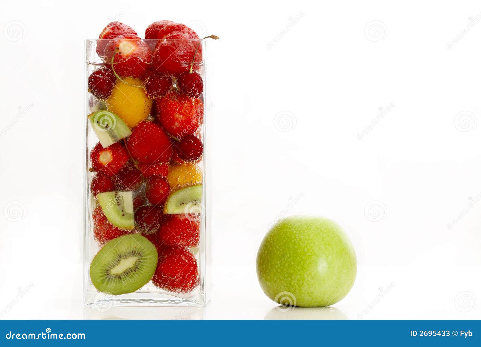 tall-fresh-drink-2695433.jpg