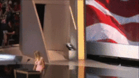 xI5WjLz.gif