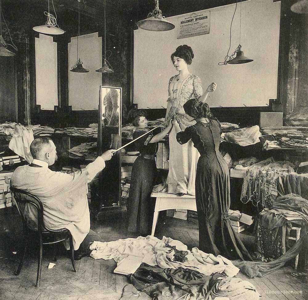 A-La-Recherche-Dun-Model-Nouveau-1910s-fashion.jpg