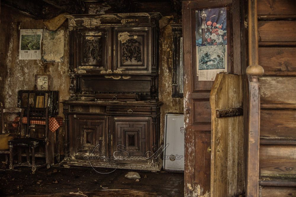 ob_626c1f_interieur-maison-abandonnee.jpg