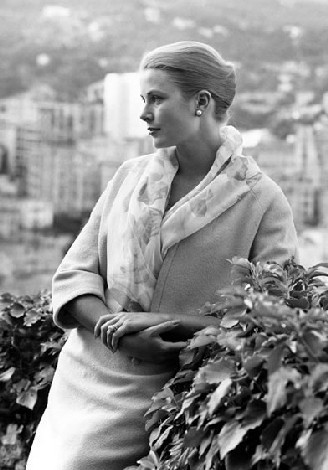 grace-kelly-tailleur1964.jpg