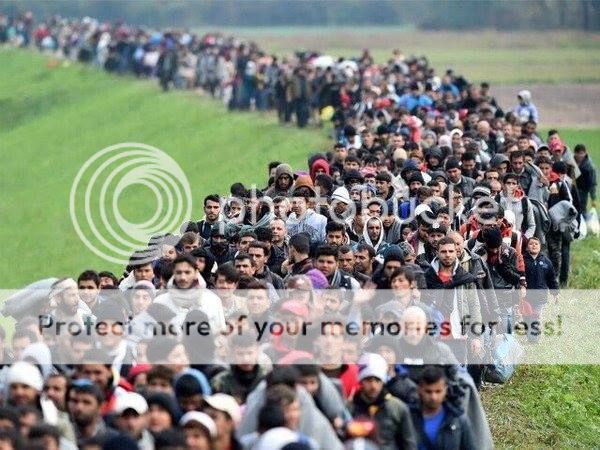 RefugeeCrowdNOTWidowsNOrphans_zpsczahcbsd.jpg