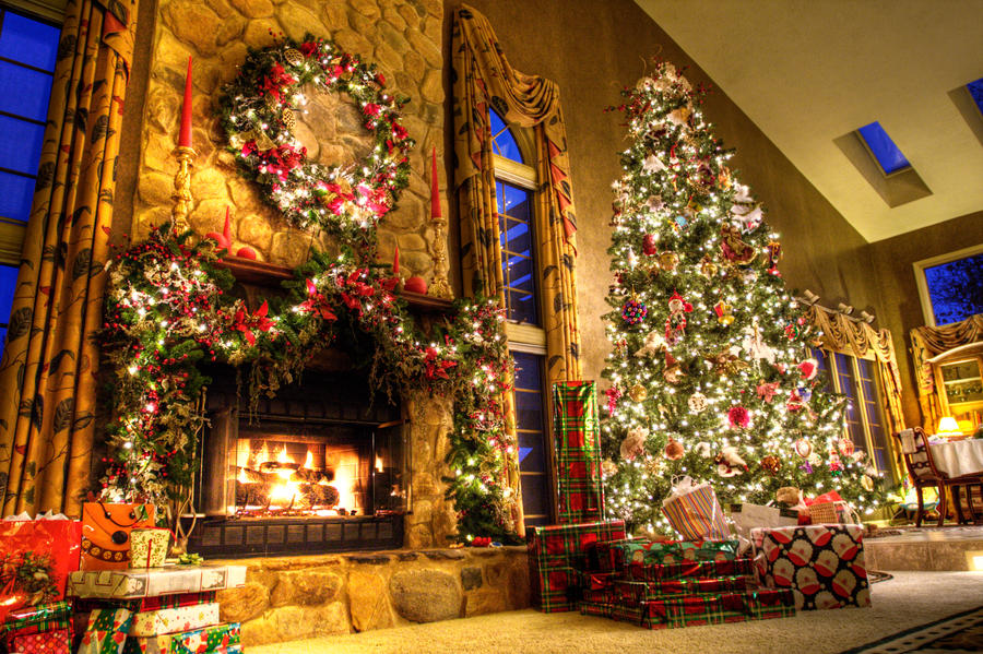 christmas_tree_2009_hdr_by_dreamingindigital.jpg