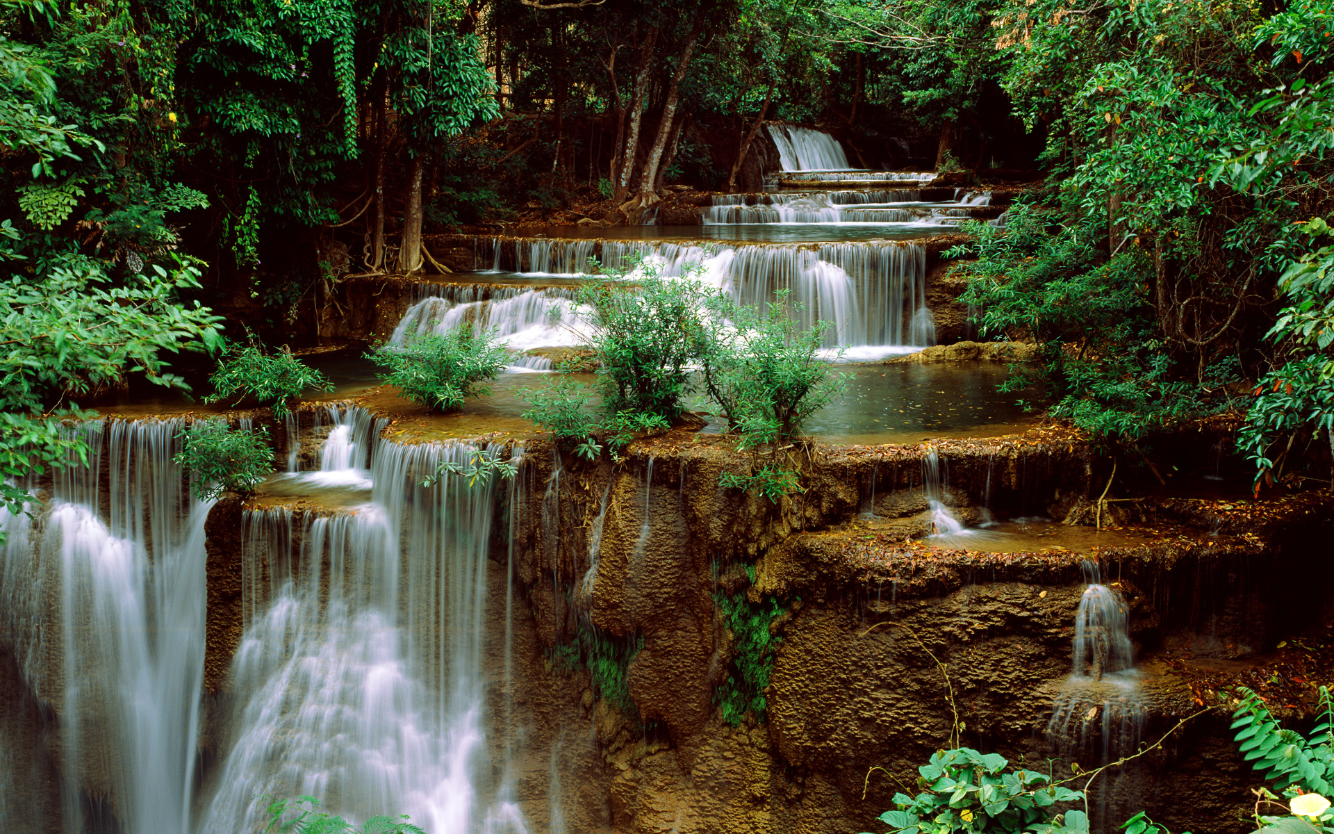 Windows-7-wallpapers-Waterfalls-1920x1200-7.jpg
