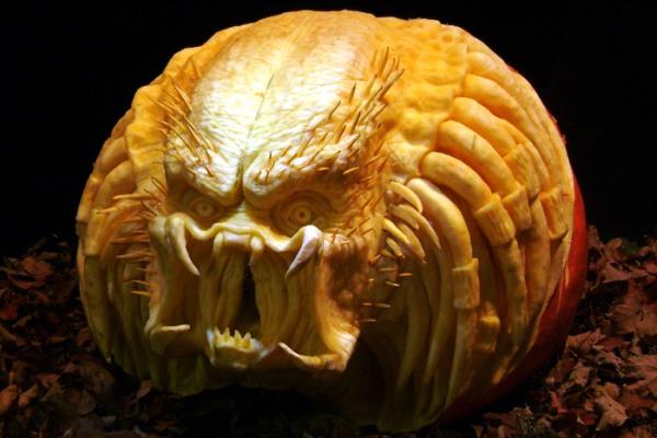 predator-pumpkin-ray-villafane.jpg