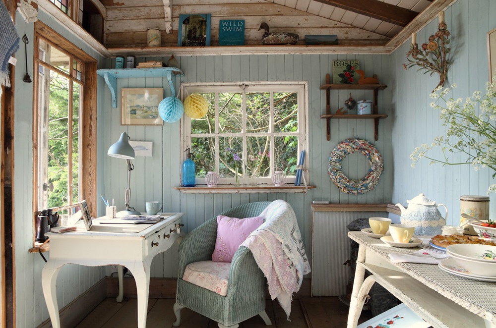 small-island-cottage-with-a-traditional-interior-3.jpg