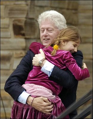 Bill%20Clinton%20and%20little%20girl.jpg