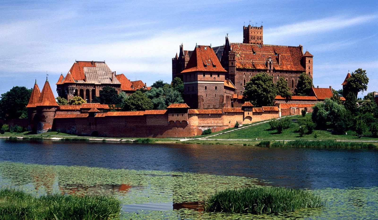 Malbork+Castle,+Poland+4.jpg