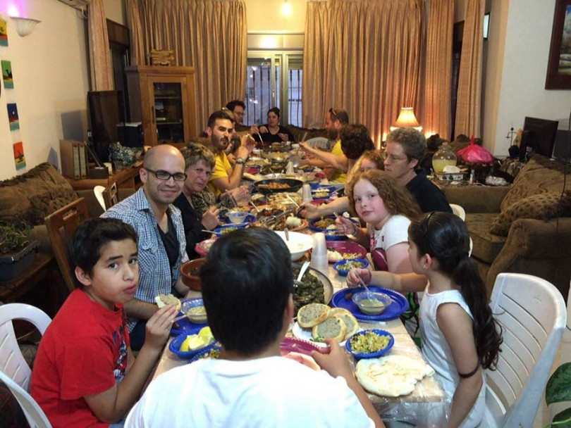 Iftar_group._900-810x608.jpg