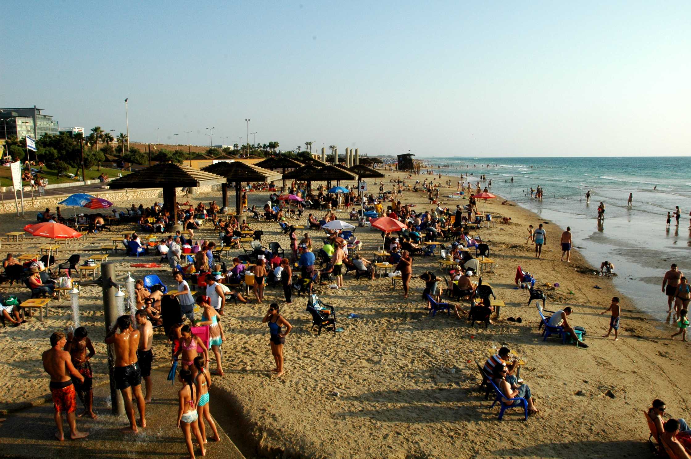 Haifa-WM03_-_Dado_Beach,_Haifa.JPG