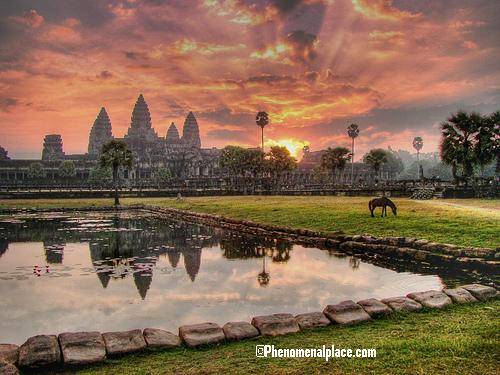 Angkor_wat_Cambodia_Largest_Religious_Temple.jpg