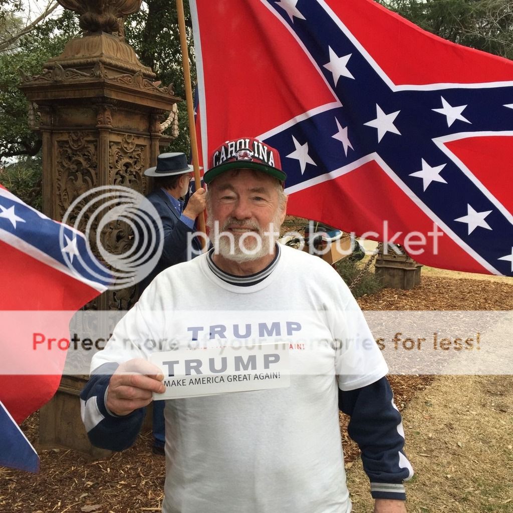 Trump%20fan_zpshdkf4yiv.jpg