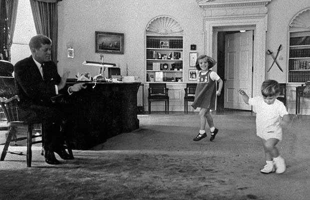 President-Kennedy-kids.jpg