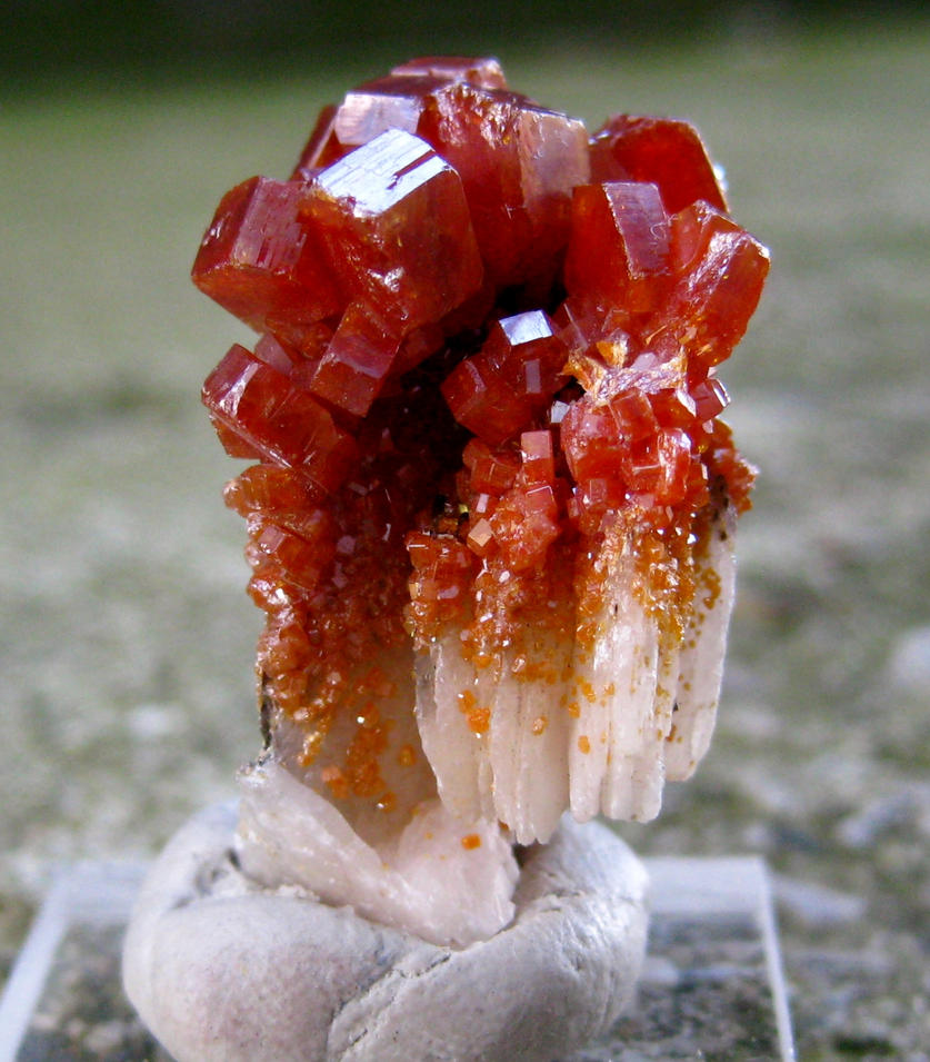 vanadinite_by_sayarein-d6t64a3.jpg