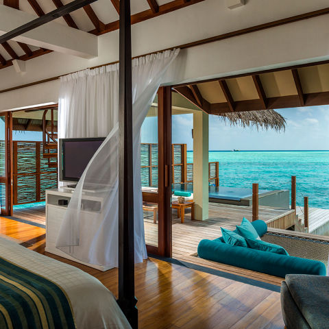 carrier-four-seasons-maldives.jpg
