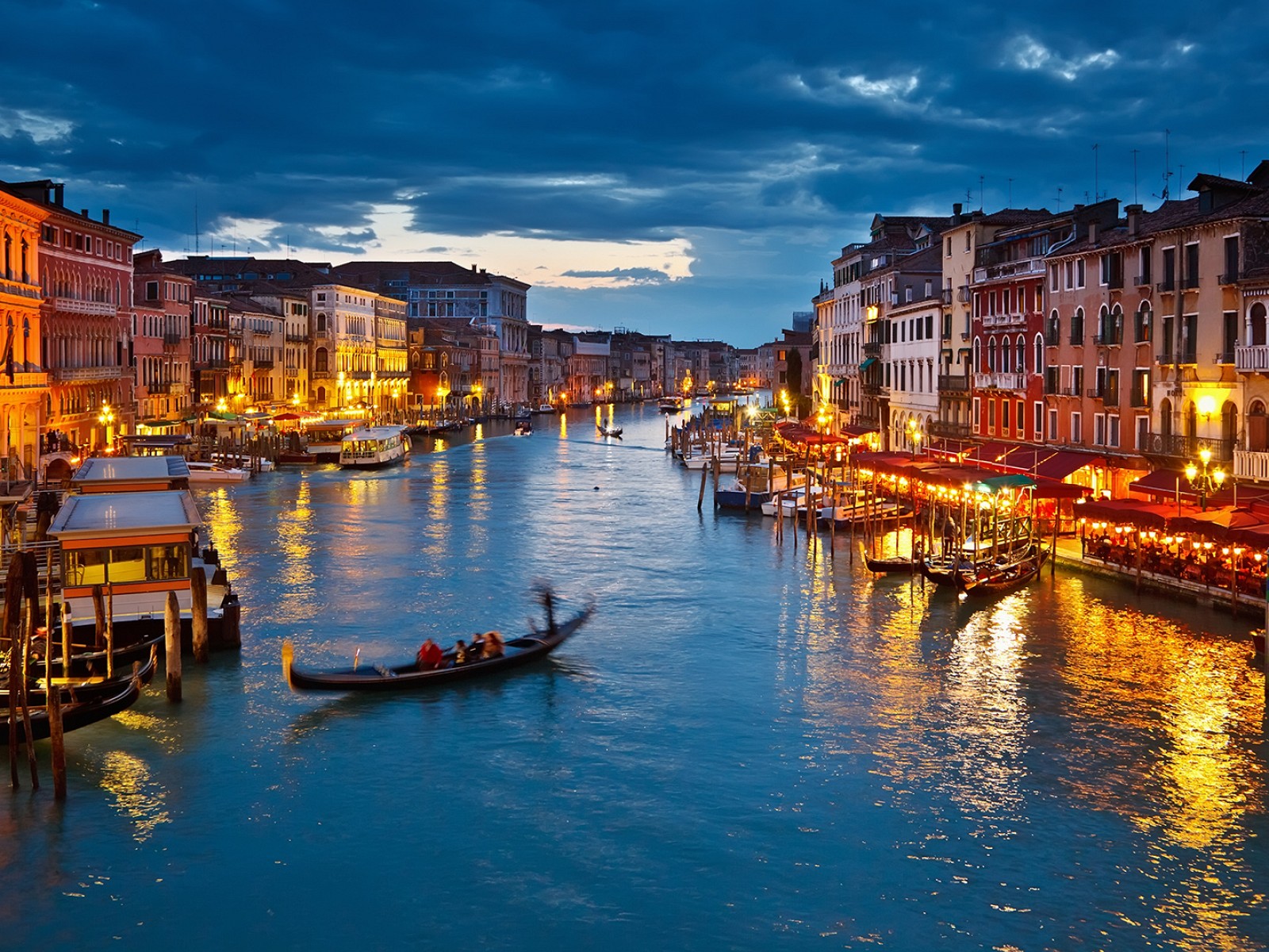 venice-at-night.jpg