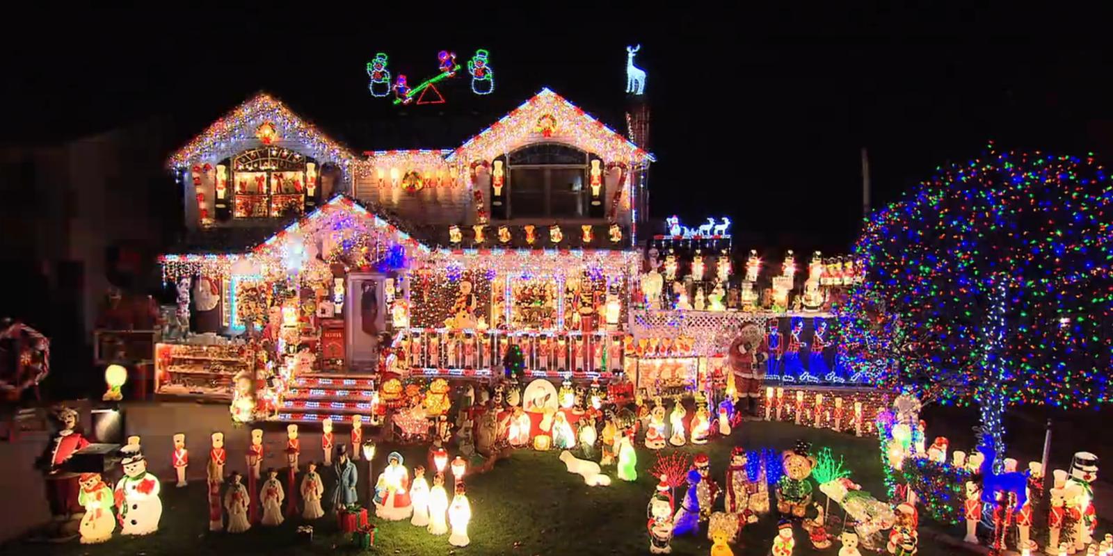 landscape_uktv-the-great-christmas-light-fight-02.jpg