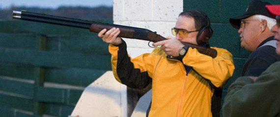 n-HUCKABEE-GUN-large570.jpg