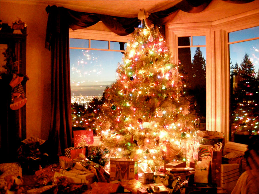 christmas_tree_by_beckawalley.jpg