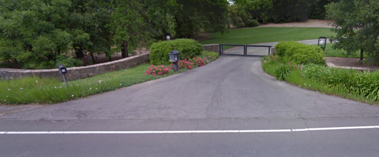 Pelosi-Zinfandel-Lane-gate-768x318.png