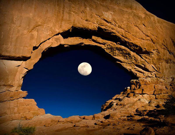 48-the-moon-through-north-w.jpg
